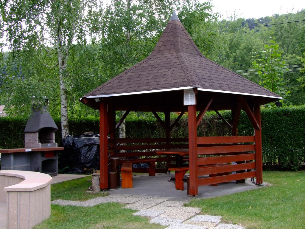 Rajna Apartmanhaz Богач Екстер'єр фото